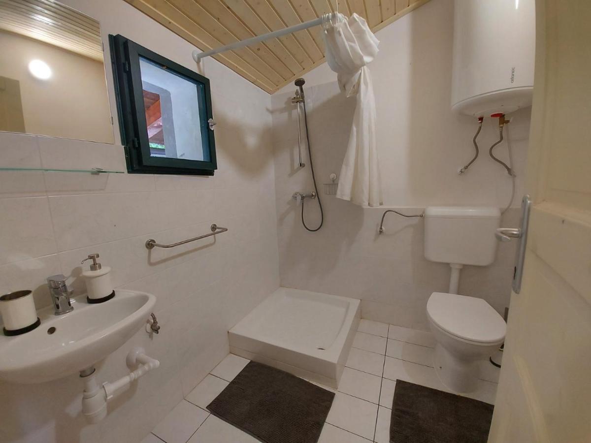 Apartmaji Hedera Komen Extérieur photo